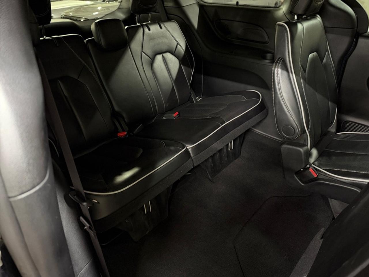 2025 Chrysler Pacifica Limited FWD Photo