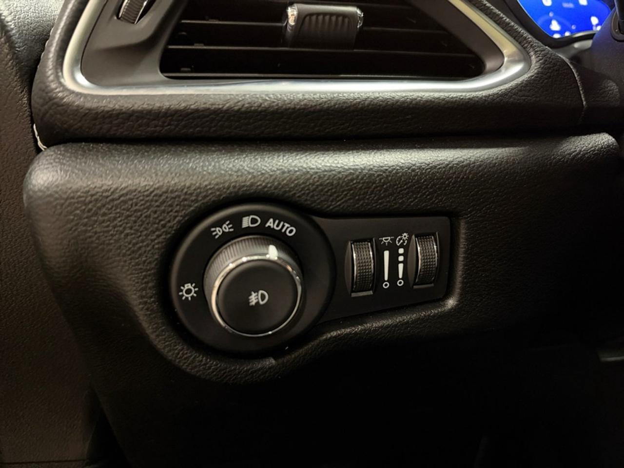 2025 Chrysler Pacifica Limited FWD Photo