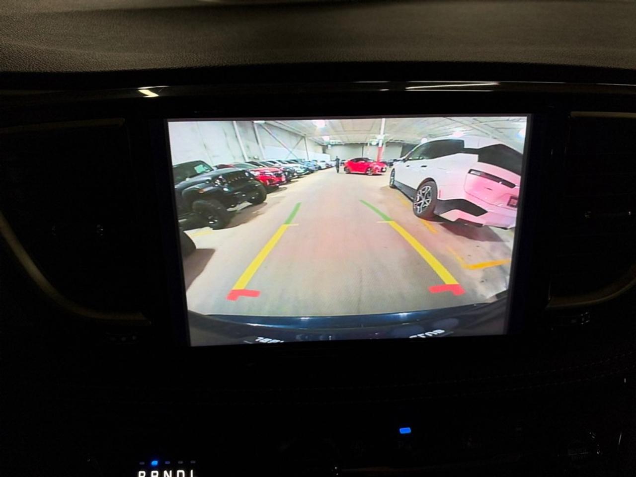 2025 Chrysler Pacifica Limited FWD Photo