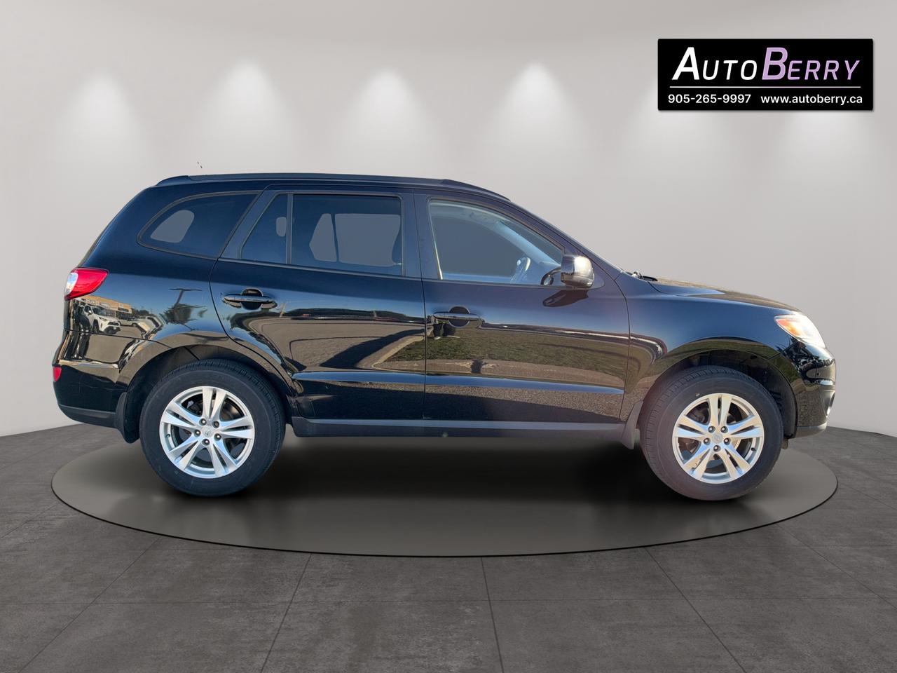 2012 Hyundai Santa Fe FWD 4dr I4 Auto GL Premium Photo