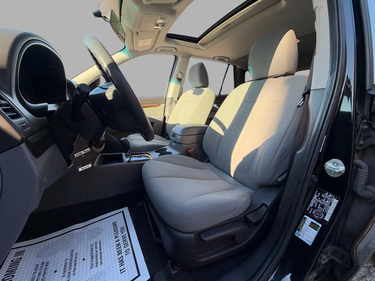 2012 Hyundai Santa Fe FWD 4dr I4 Auto GL Premium Photo