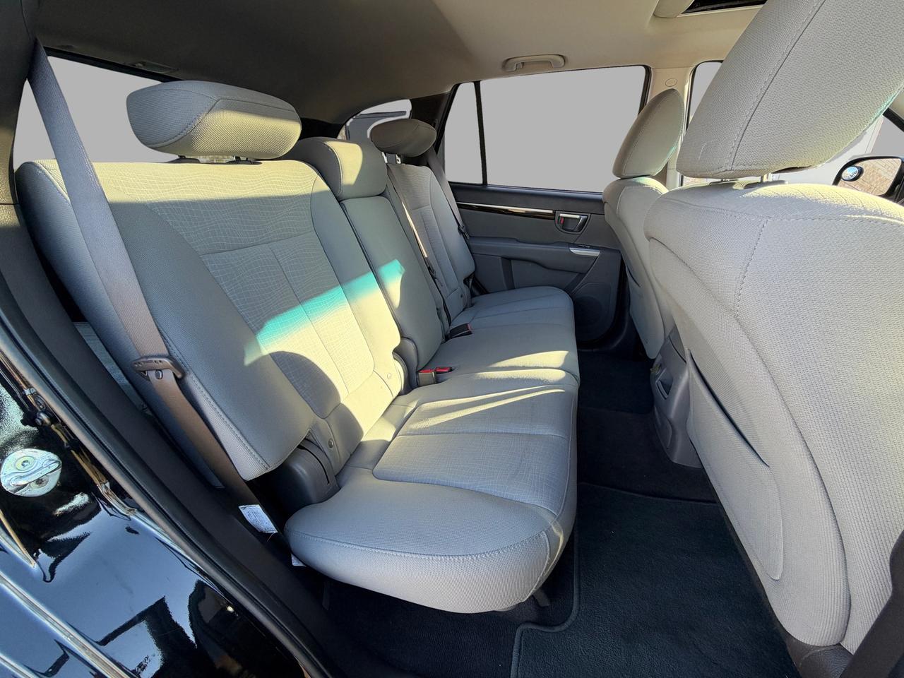 2012 Hyundai Santa Fe FWD 4dr I4 Auto GL Premium Photo