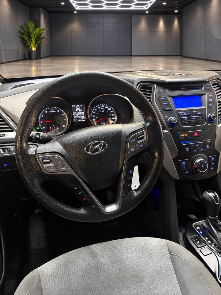 2014 Hyundai Santa Fe Sport FWD 2.4L Photo