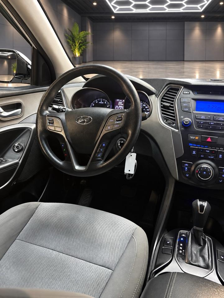 2014 Hyundai Santa Fe Sport FWD 2.4L Photo
