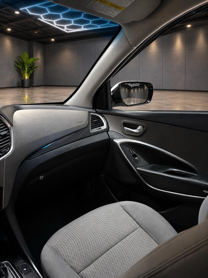 2014 Hyundai Santa Fe Sport FWD 2.4L Photo