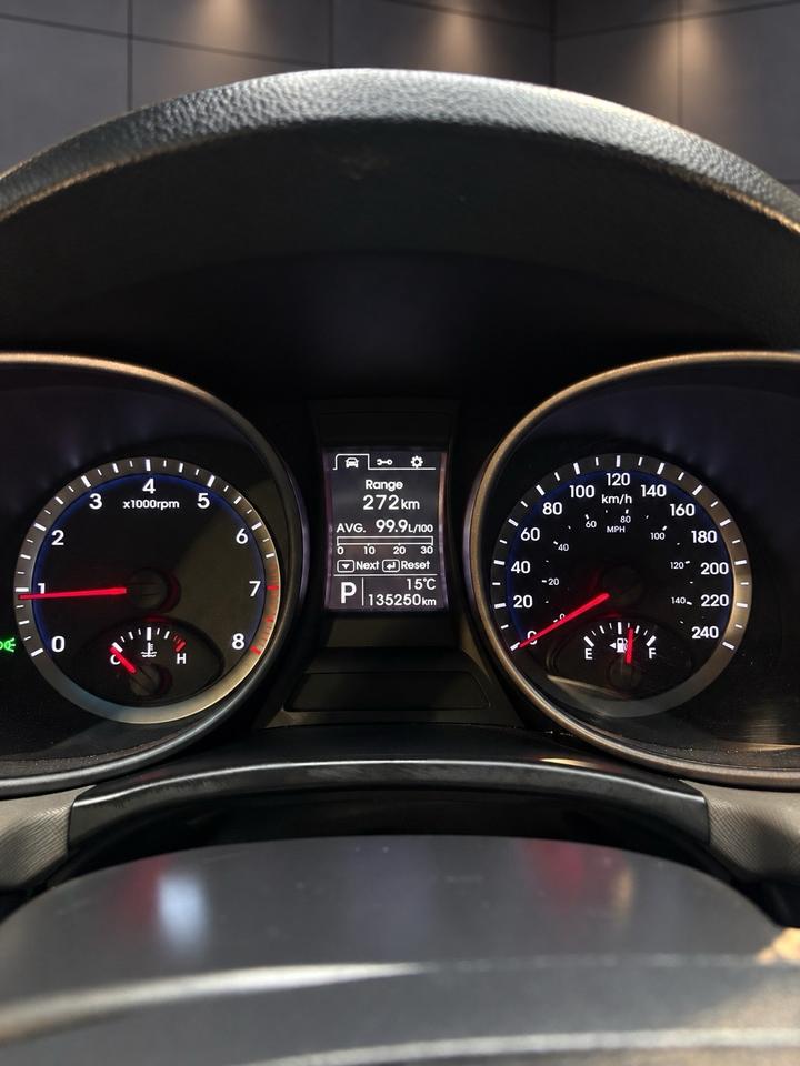 2014 Hyundai Santa Fe Sport FWD 2.4L Photo