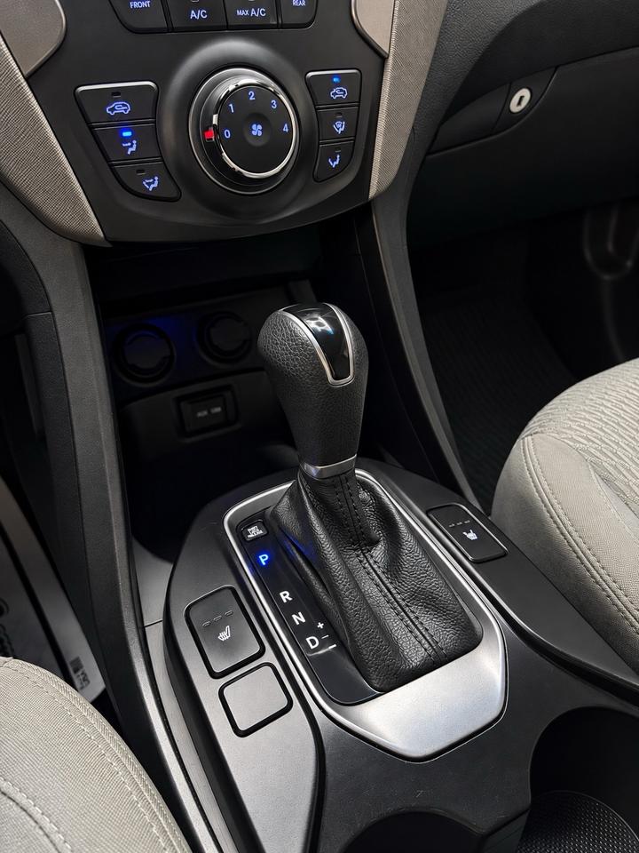 2014 Hyundai Santa Fe Sport FWD 2.4L Photo