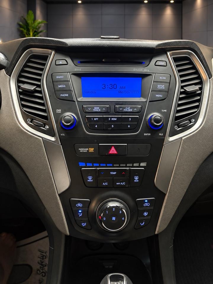2014 Hyundai Santa Fe Sport FWD 2.4L Photo