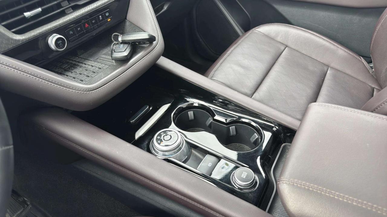2025 Ford Explorer Platinum 4WD Photo