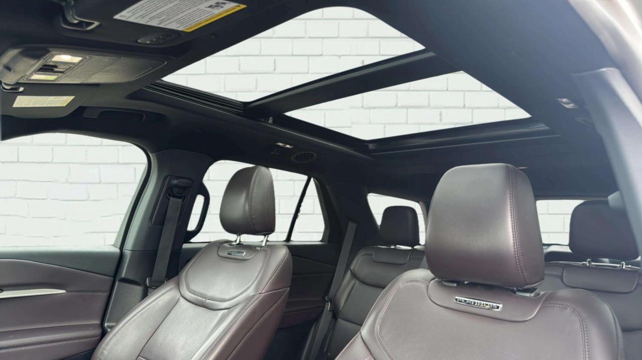 2025 Ford Explorer Platinum 4WD Photo
