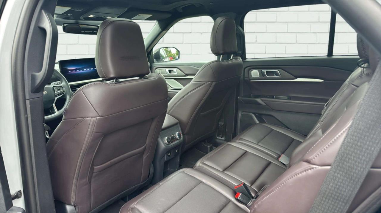 2025 Ford Explorer Platinum 4WD Photo
