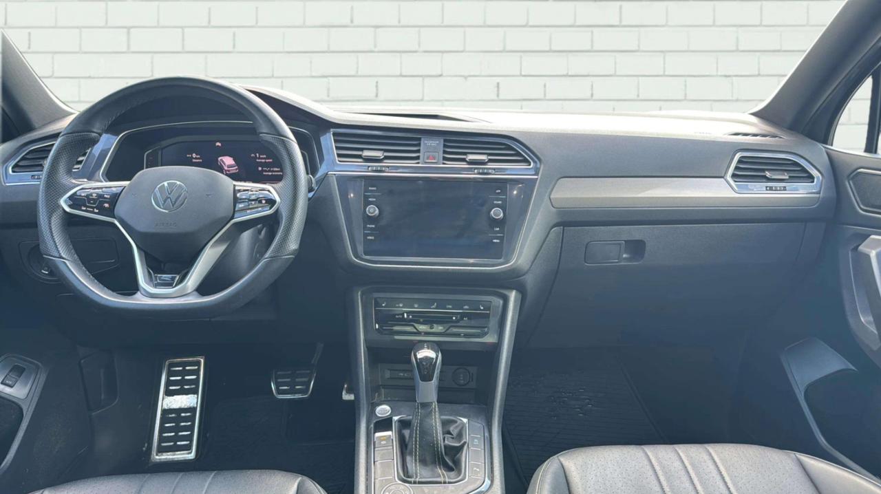2024 Volkswagen Tiguan Comfortline R-Line Black Edition 4MOTION Photo