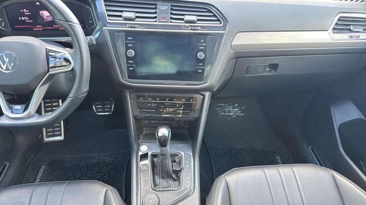 2024 Volkswagen Tiguan Comfortline R-Line Black Edition 4MOTION Photo