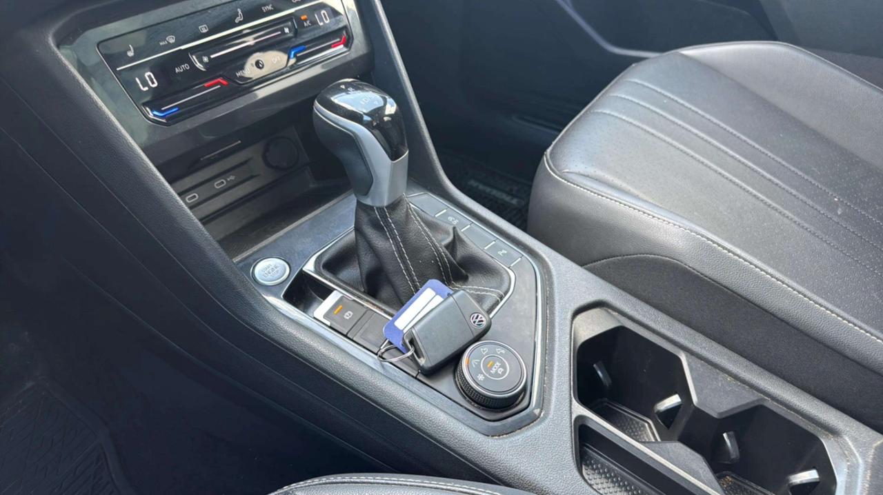 2024 Volkswagen Tiguan Comfortline R-Line Black Edition 4MOTION Photo