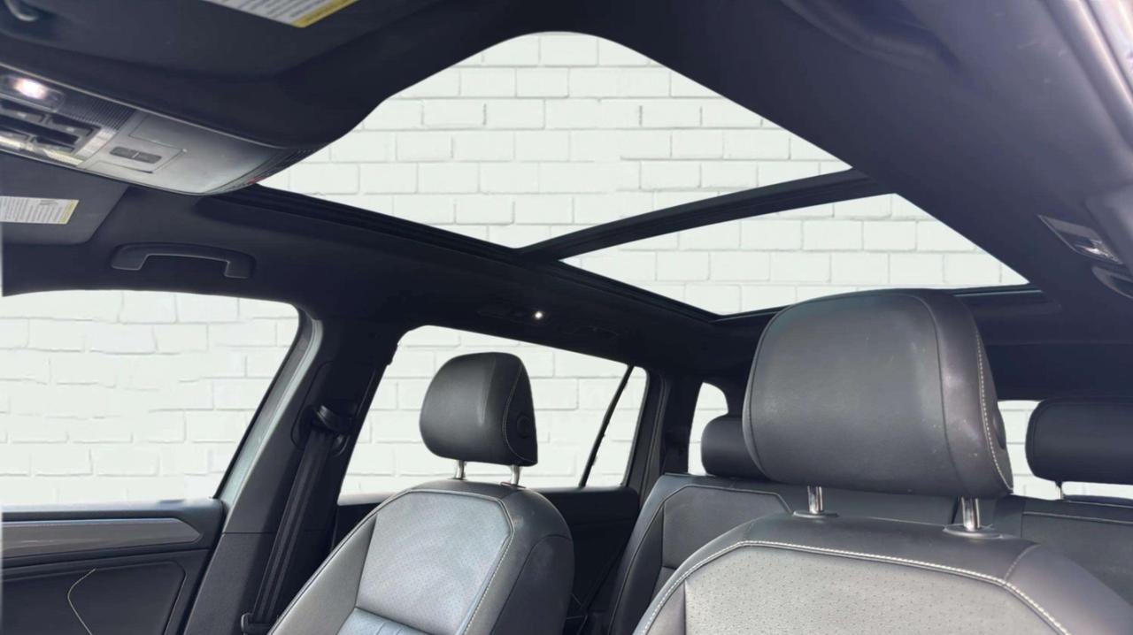 2024 Volkswagen Tiguan Comfortline R-Line Black Edition 4MOTION Photo