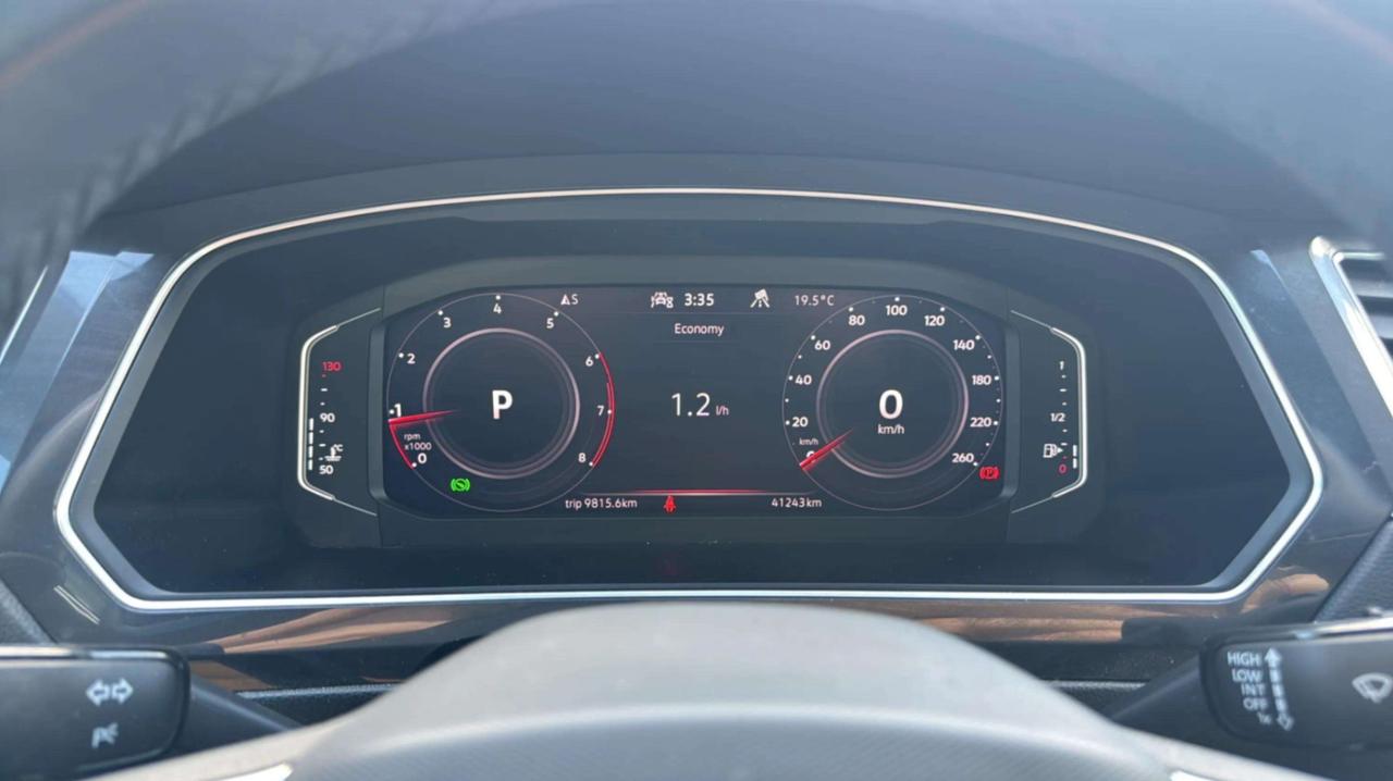 2024 Volkswagen Tiguan Comfortline R-Line Black Edition 4MOTION Photo