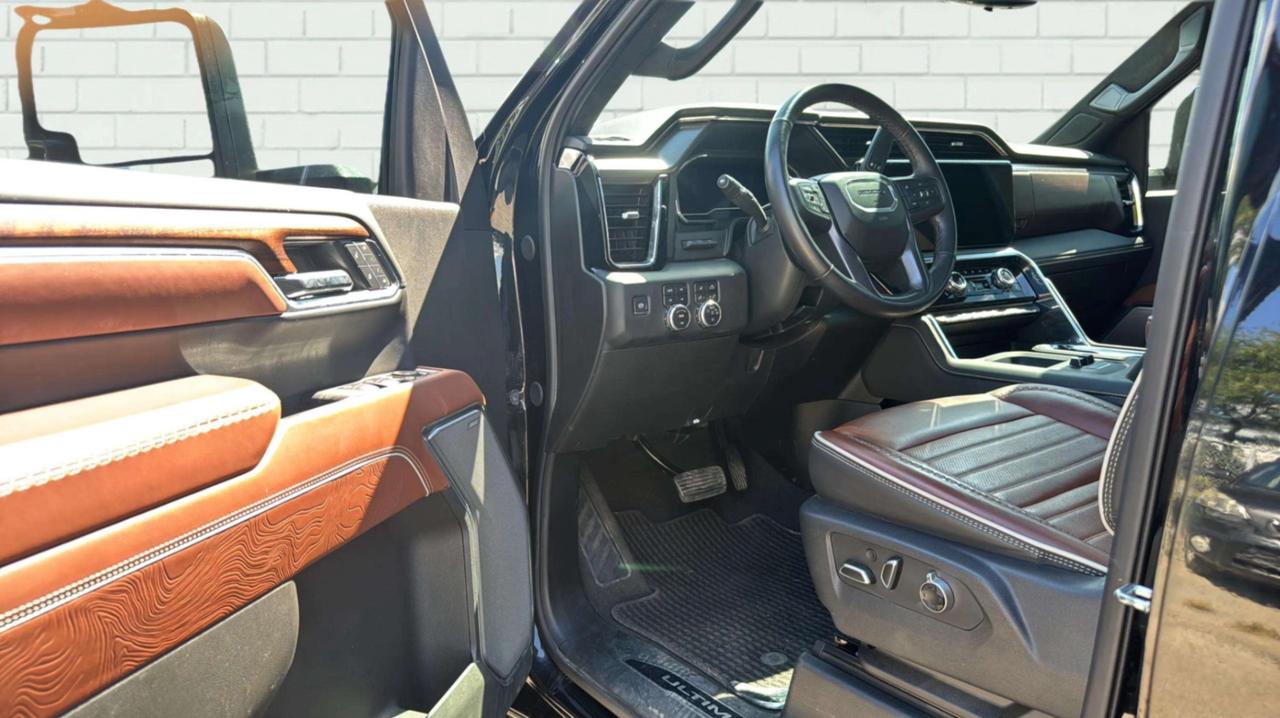 2025 GMC Sierra 2500 HD 4WD Crew Cab 159" Denali Ultimate Photo