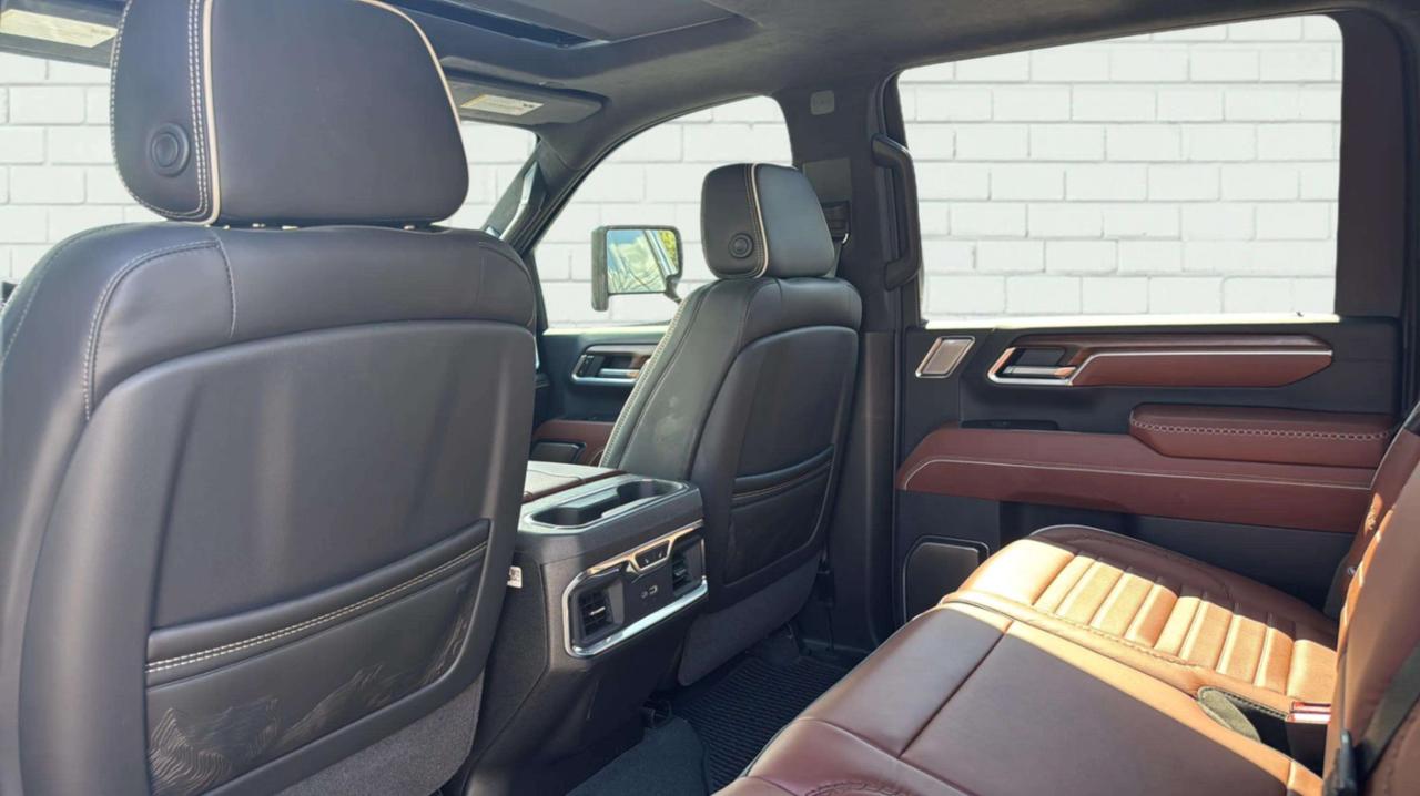 2025 GMC Sierra 2500 HD 4WD Crew Cab 159" Denali Ultimate Photo
