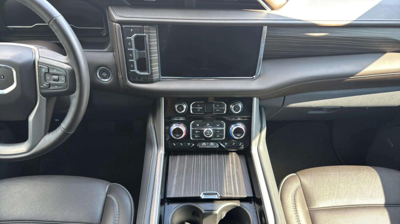 2024 GMC Yukon 4WD 4dr Denali Photo