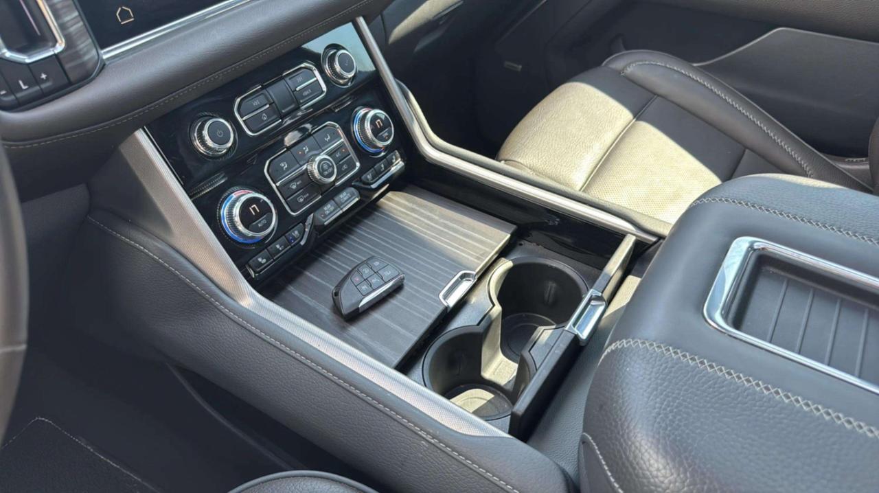2024 GMC Yukon 4WD 4dr Denali Photo
