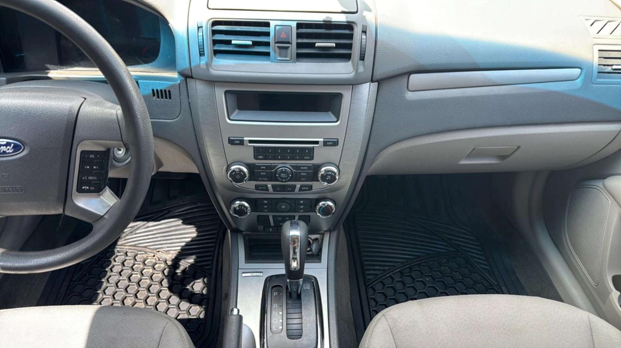 2010 Ford Fusion 4DR SDN I4 SE FWD Photo