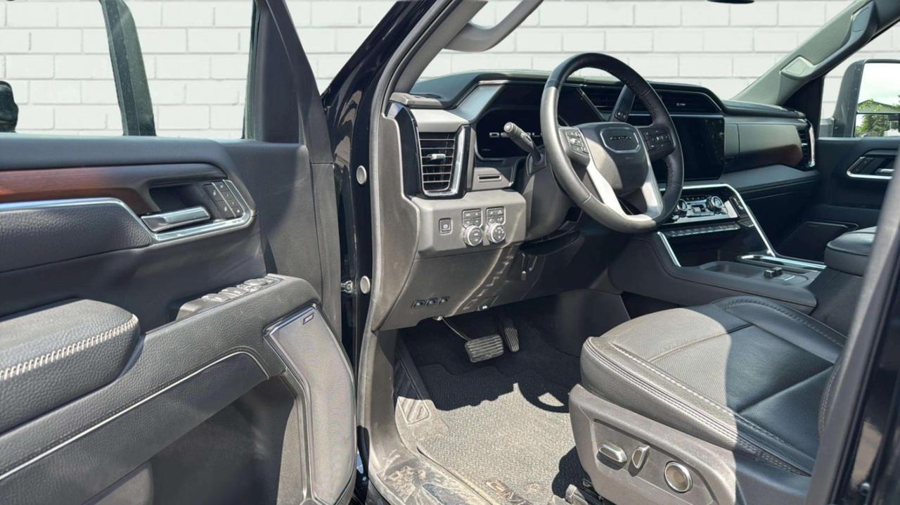 2026 GMC Sierra 2500 HD 4WD Crew Cab 159" Denali Photo