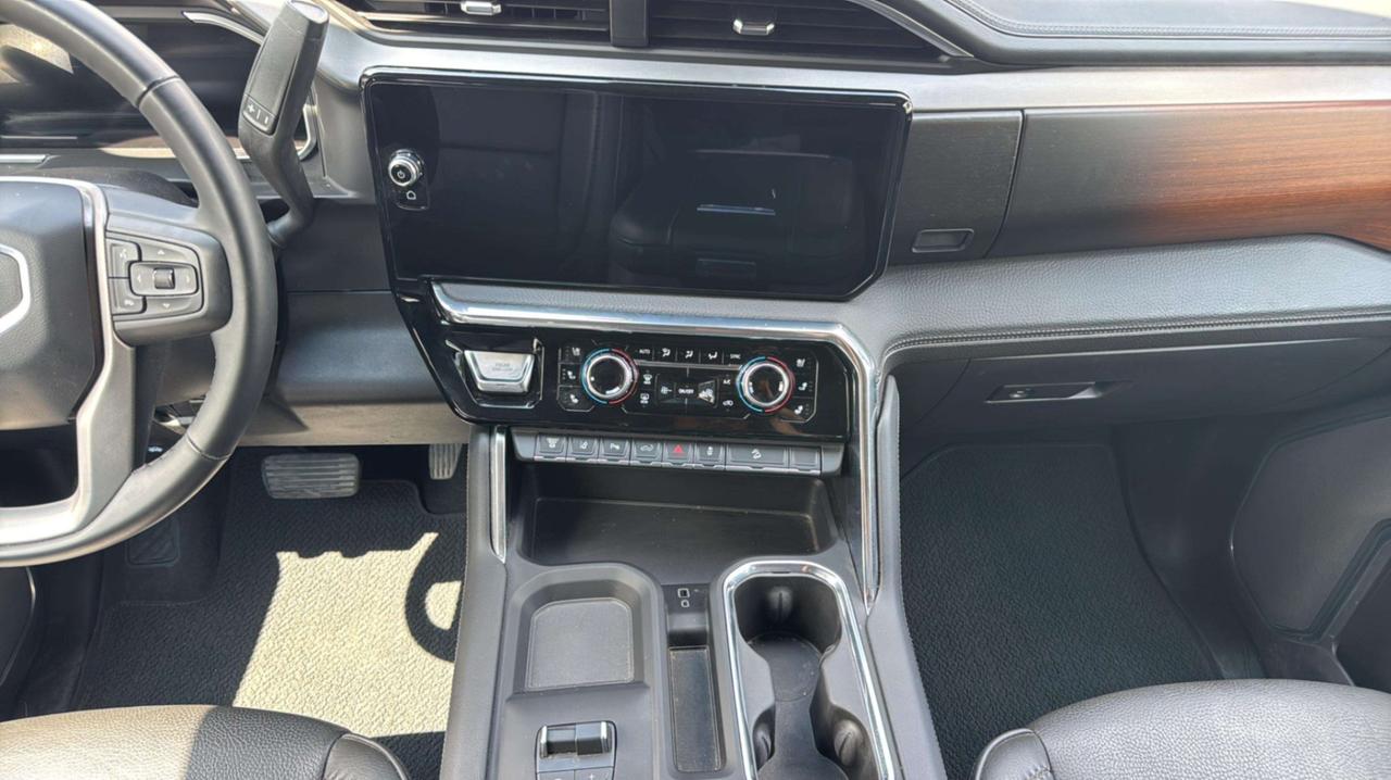2026 GMC Sierra 2500 HD 4WD Crew Cab 159" Denali Photo