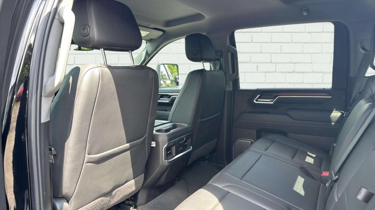 2026 GMC Sierra 2500 HD 4WD Crew Cab 159" Denali Photo