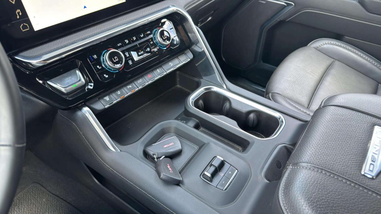 2026 GMC Sierra 2500 HD 4WD Crew Cab 159" Denali Photo