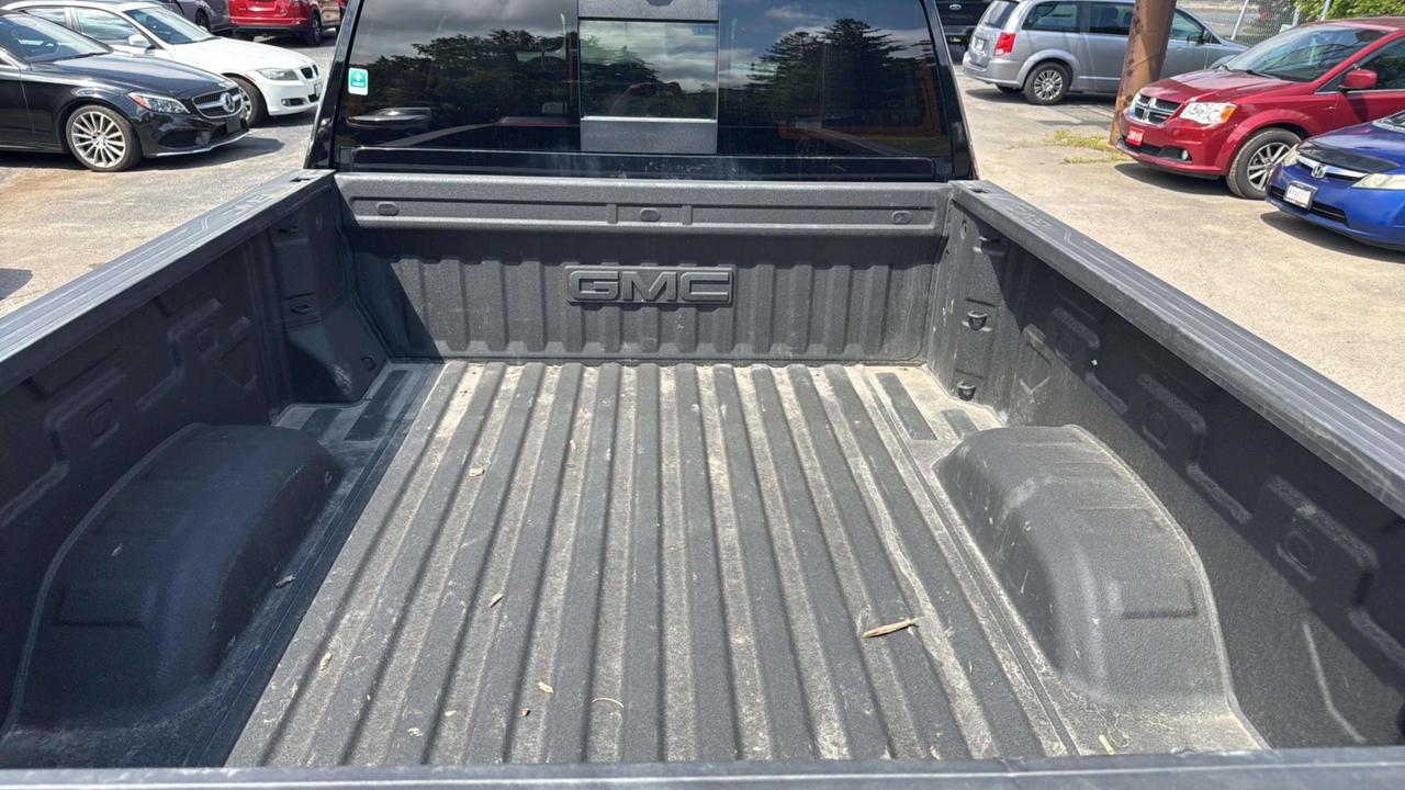 2026 GMC Sierra 2500 HD 4WD Crew Cab 159" Denali Photo