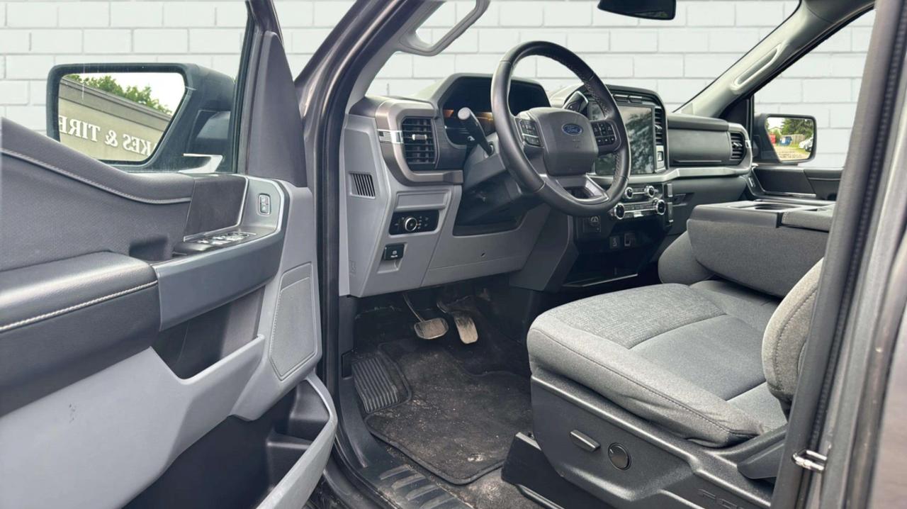2024 Ford F-150 XLT 4WD SuperCrew 5.5' Box Photo