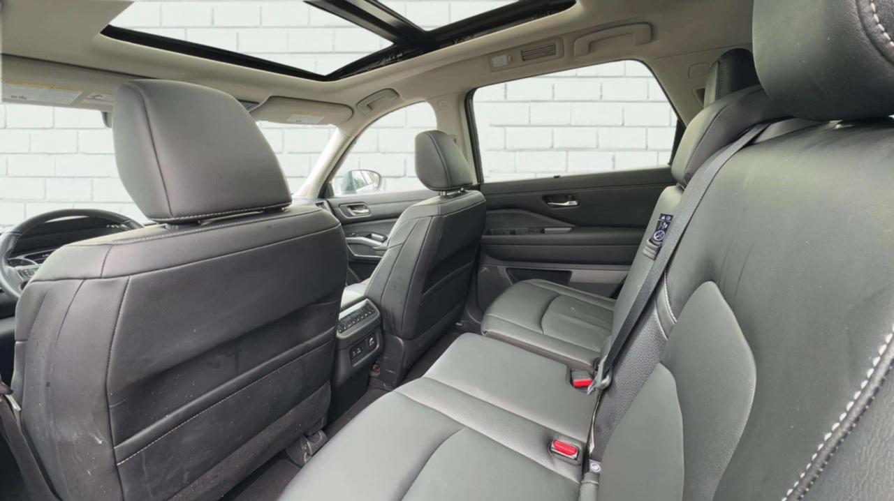 2022 Nissan Pathfinder SL 7 PASSENGER PANORAMIC SUNROOF LEATHER 4WD Photo