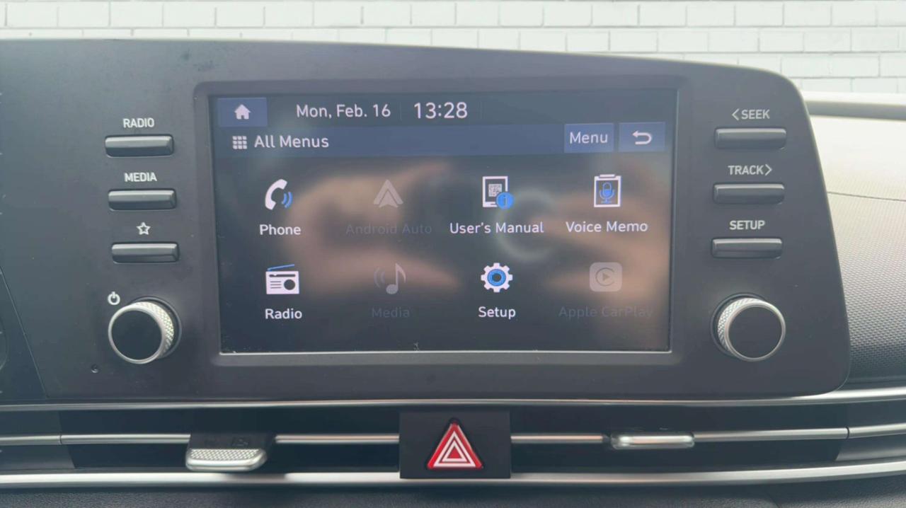 2021 Hyundai Elantra Preferred IVT Photo