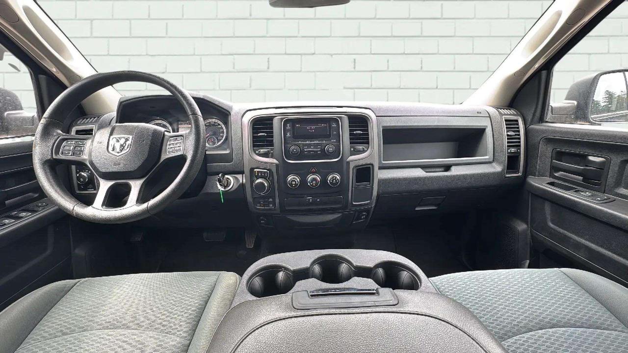 2017 RAM 1500 4WD QUAD CAB 140.5" ST Photo