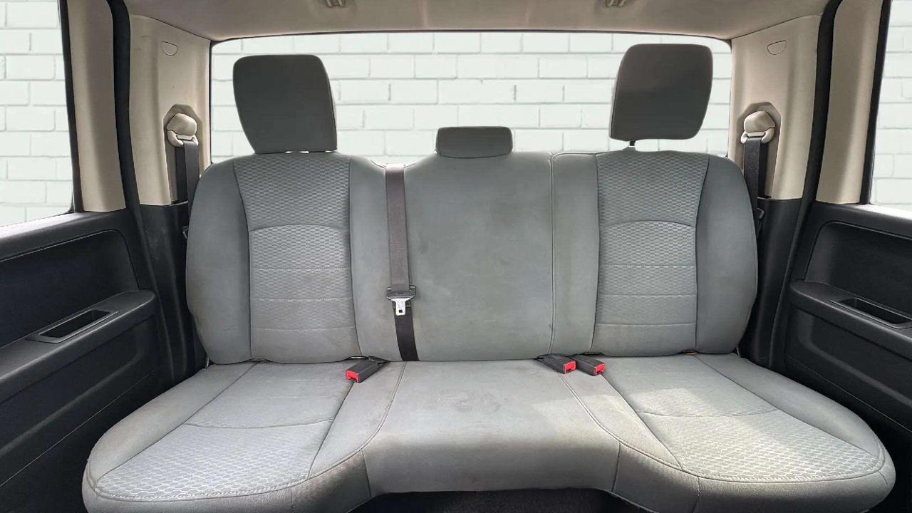 2017 RAM 1500 4WD QUAD CAB 140.5" ST Photo