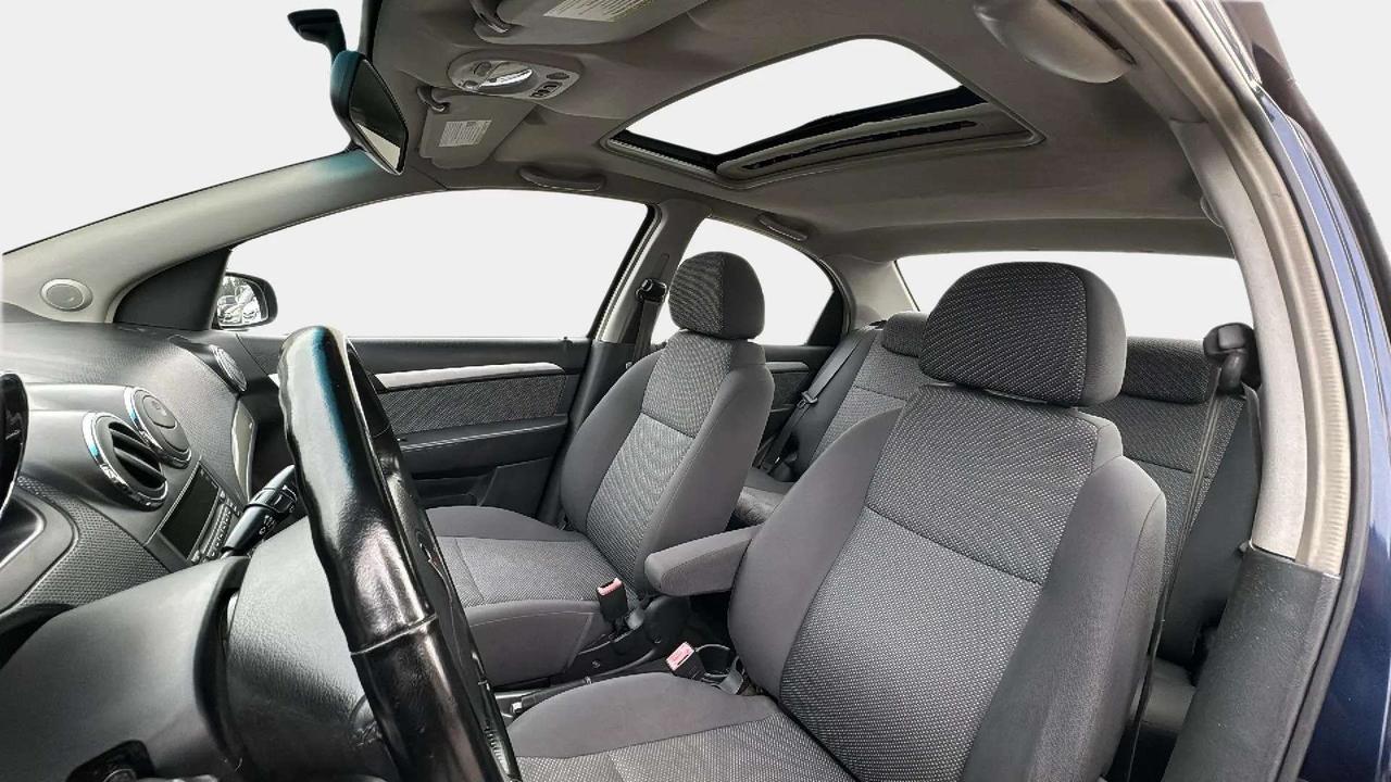 2009 Pontiac G3 Wave 4dr Sdn SE Photo