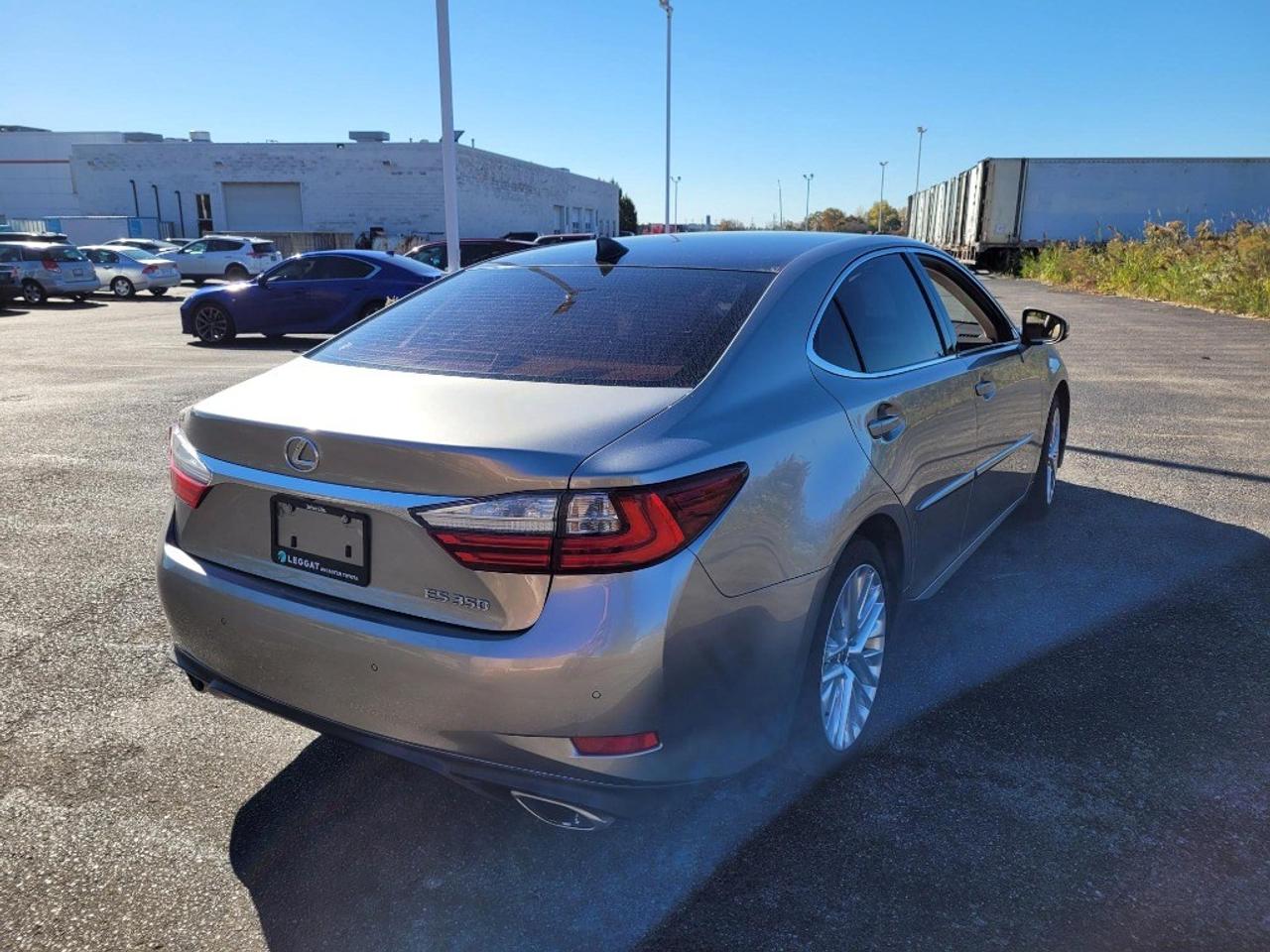 2016 Lexus ES 350 4dr Sdn Photo