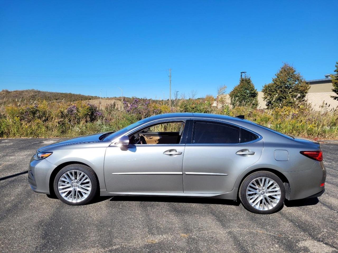 2016 Lexus ES 350 4dr Sdn Photo