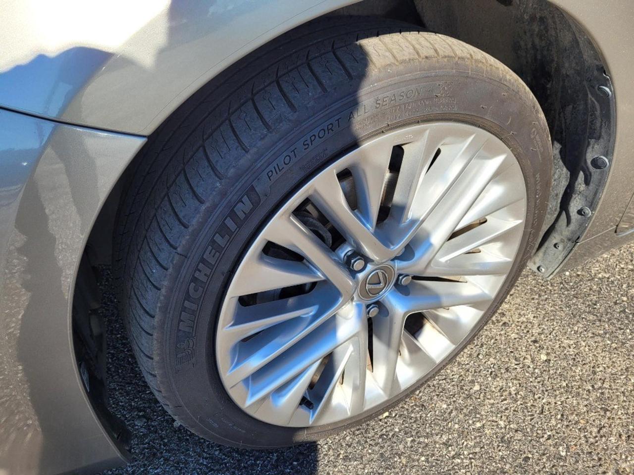 2016 Lexus ES 350 4dr Sdn Photo