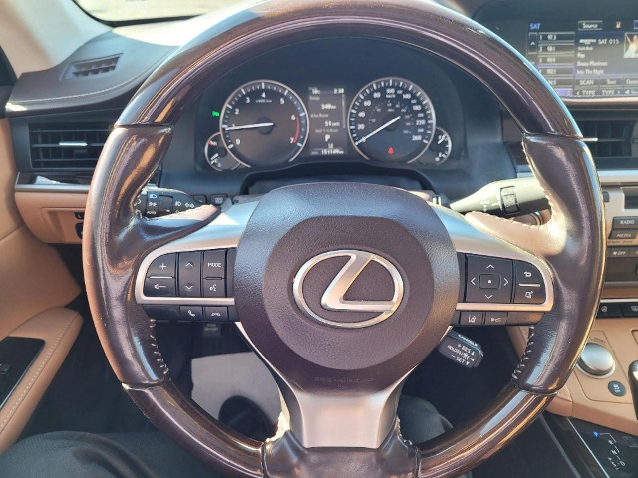 2016 Lexus ES 350 4dr Sdn Photo