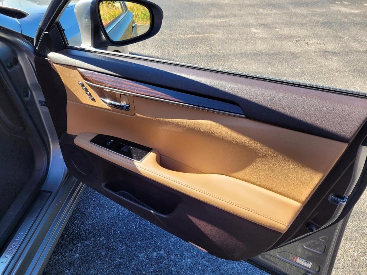 2016 Lexus ES 350 4dr Sdn Photo