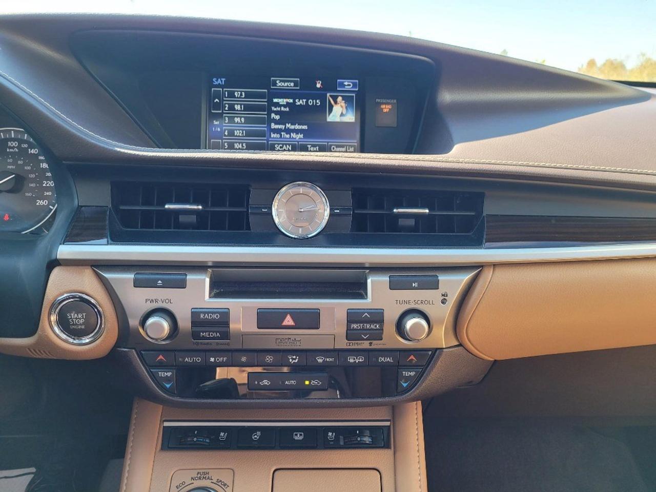 2016 Lexus ES 350 4dr Sdn Photo