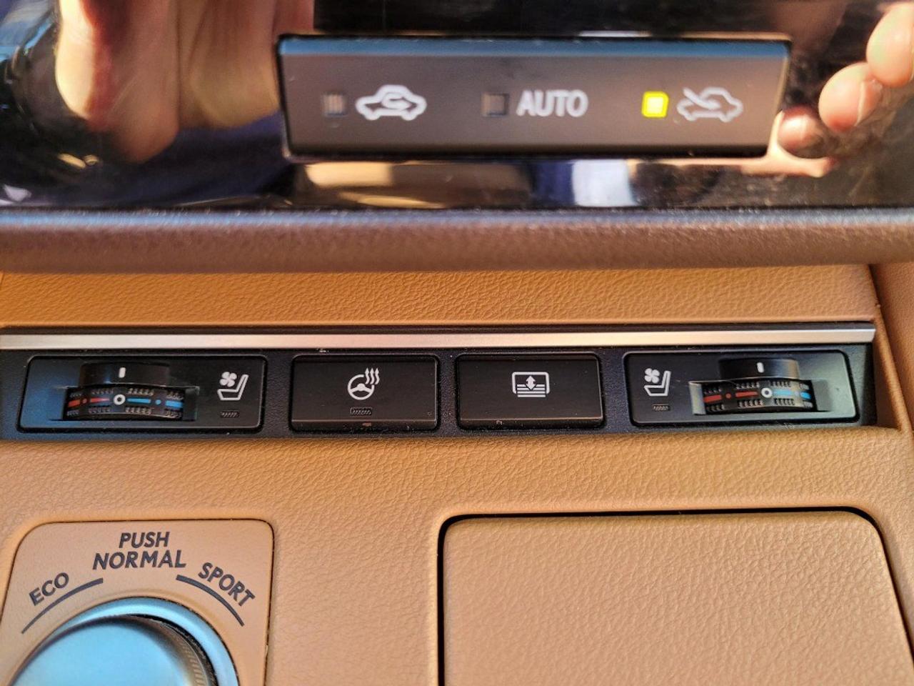 2016 Lexus ES 350 4dr Sdn Photo
