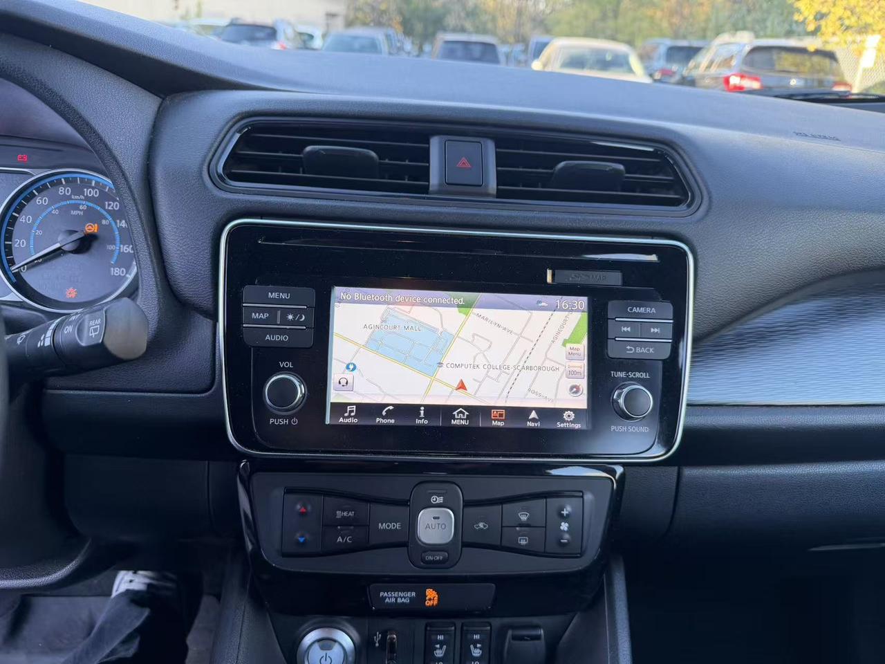 2018 Nissan Leaf SV Photo