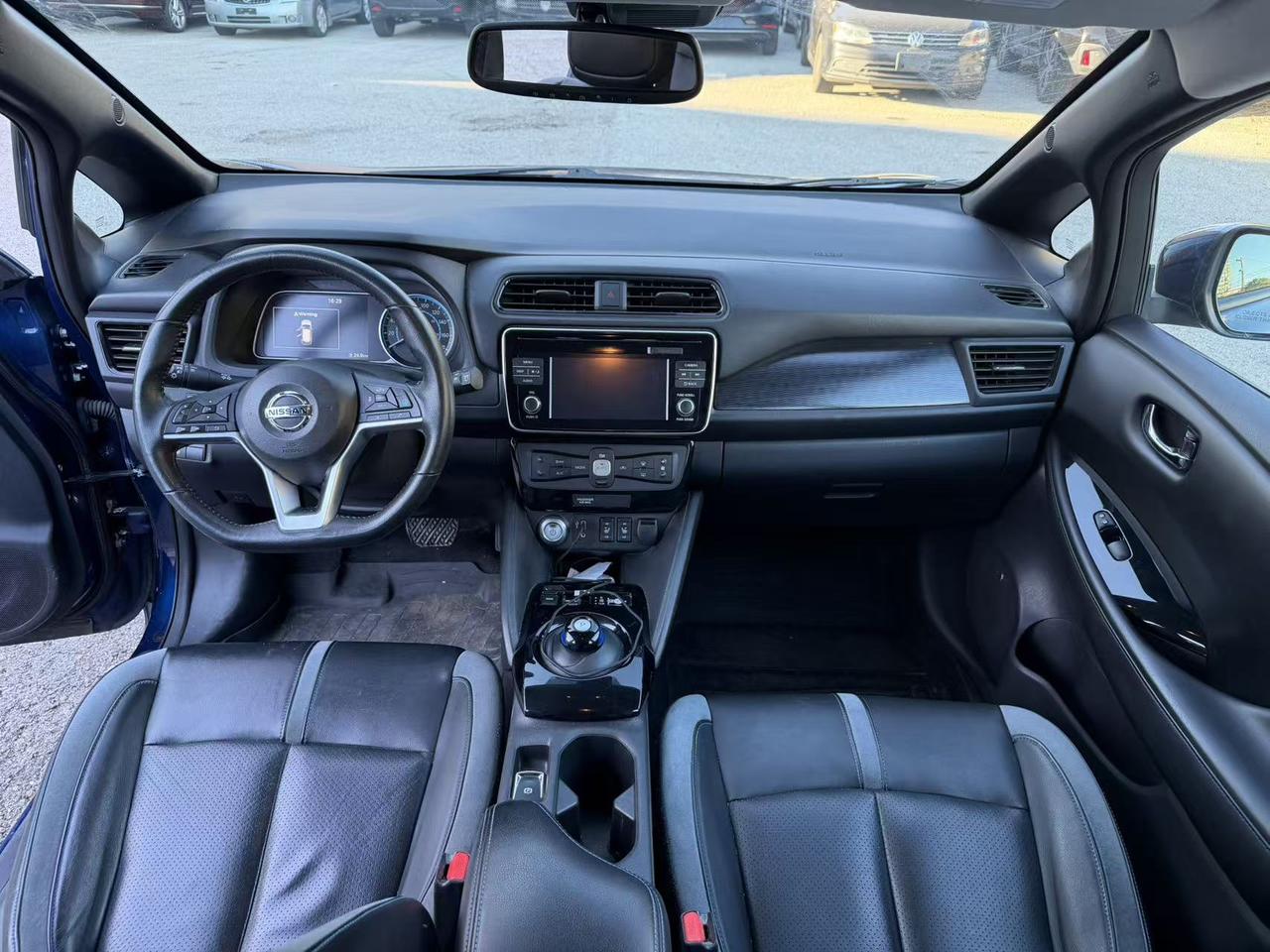 2018 Nissan Leaf SV Photo