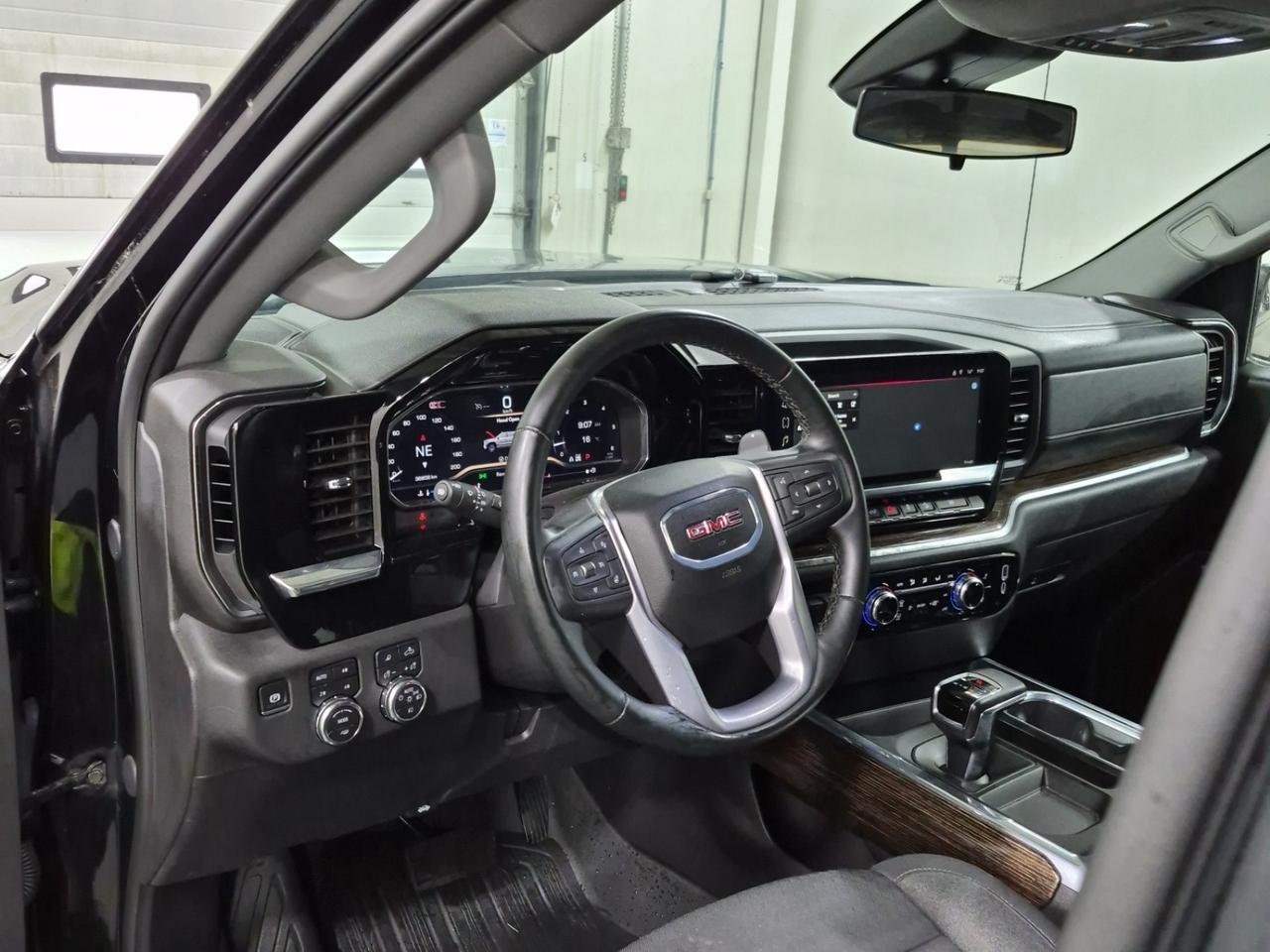 2024 GMC Sierra 1500 Elevation 5.3L V8/PWR HEATED BUCKETS/MULTIPRO/WIDESCREEN/TECH/OFF GMAC LEASE! Photo1