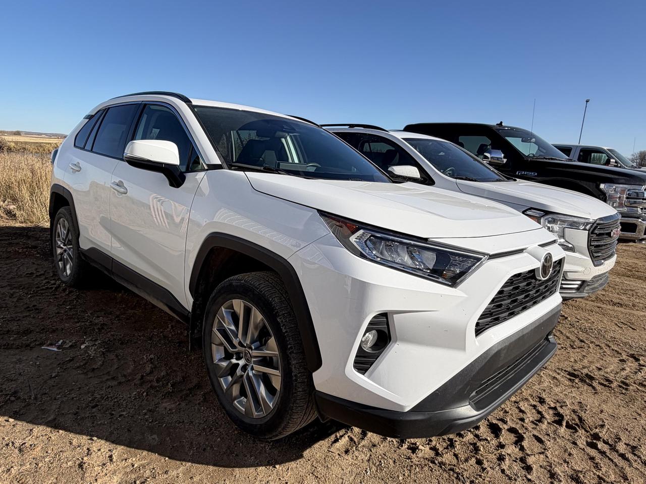 2021 Toyota RAV4 XLE Photo0
