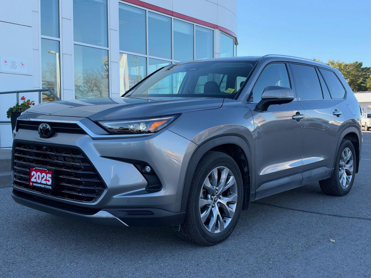 2025 Toyota Grand Highlander Hybrid Limited HYBRID LIMITED! Photo0