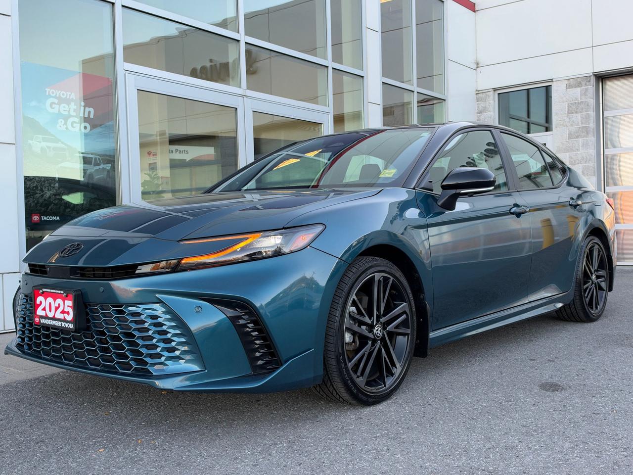 2025 Toyota Camry XSE AWD! Photo0