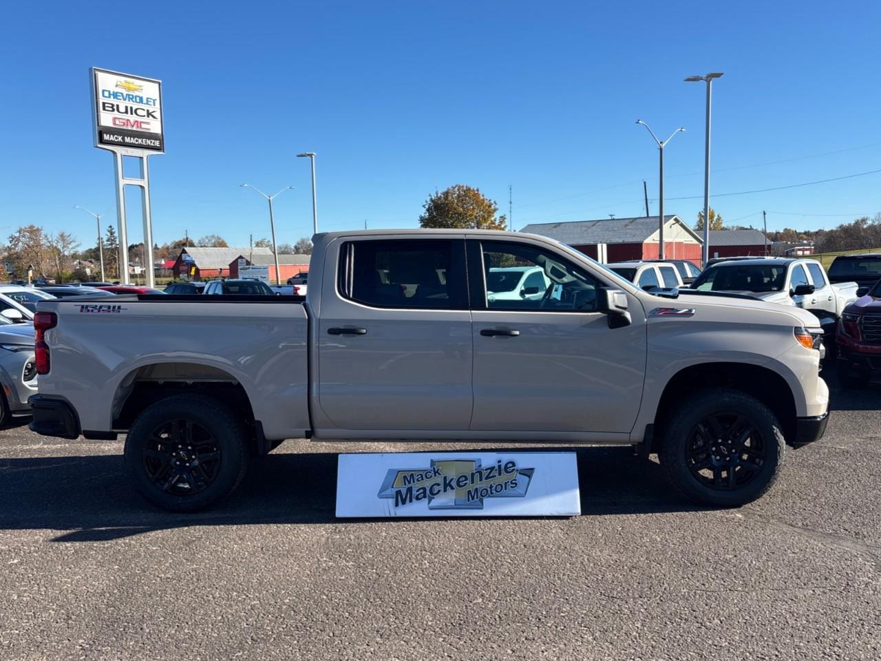 2026 Chevrolet Silverado 1500 Custom Trail Boss Photo1